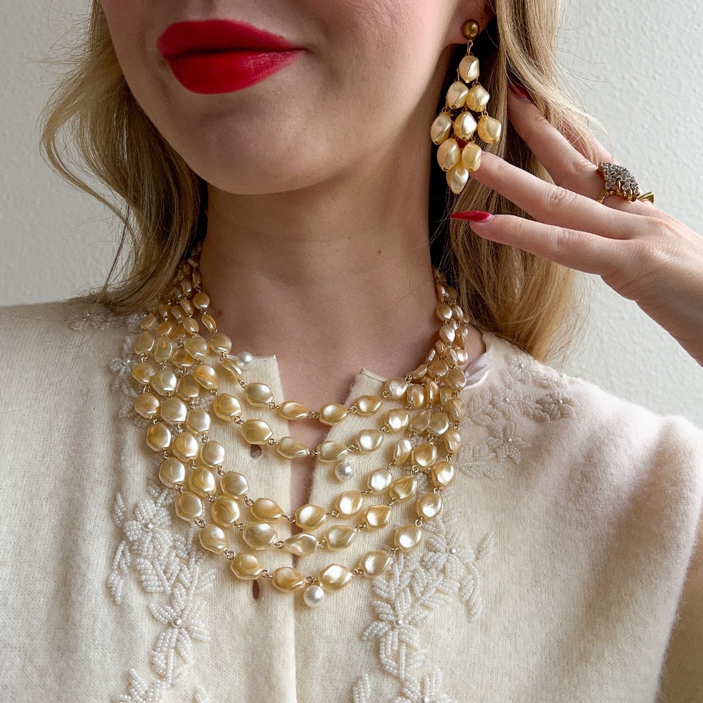 Stunning Vintage 1950s Faux Flat Pearls Necklace and Earring Set